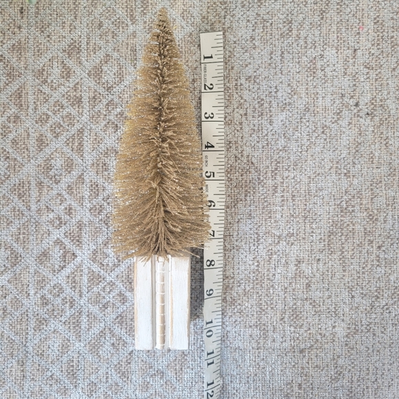 Gold Spindle Bottle Brush Christmas Tree | winter * holiday decor - Picture 3 of 5